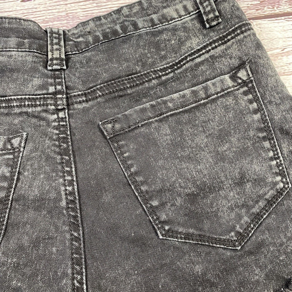 Iris Jeans Cut Off Shorts Modern Vintage Black Stone Washed Size Medium - Picture 6 of 10